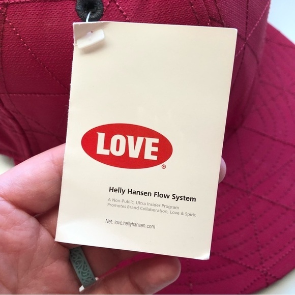 Helly Hansen x New Era Rare Love Campaign New NWT Red 6 7/8 - Picture 2 of 7